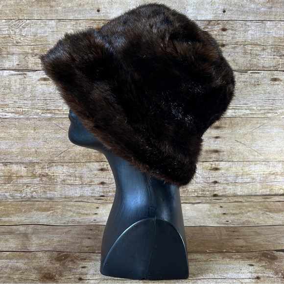 Luxurious One Size Womens Brown Fur Hat - Picture 6 of 11